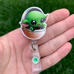 Star Wars Baby Yoda Mandalorian Green Retractable Badge Holder